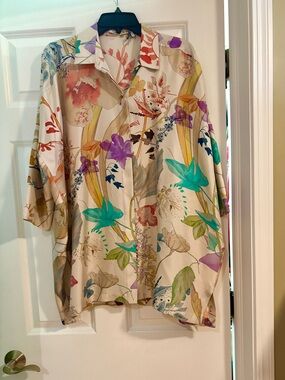 Oversized new Agnona Silk Floral Watercolor Kimono blouse in Cream